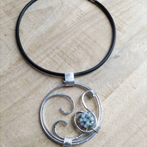 Drahtjuwel Drahtschmuck, Triskele, keltischer Schmuck, Strassperle, Elebenschmuck, Elfenkette, Spirale, Alu silber