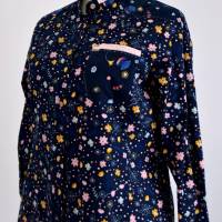 Damen Feincord Hemdbluse | Motiv Bunte Blüten Nachtblauer Stoff | Bild 2