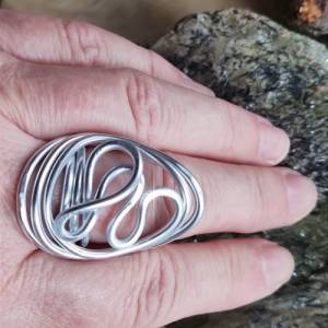 Drahtjuwel Aluminium Drahtschmuck, Set Ring und Kette Kautschukband, Spirale gold, keltischer Schmuck, Bild 4