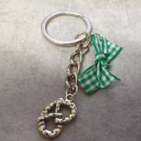 Brezel grüne  Schleife  Schlüsselanhänger, Glücksbringer, Bild 2