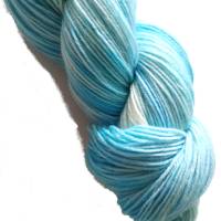 handgefärbte Sockenwolle, Sockenwolle 4-fach, hell blau, semisolid, 75% Schurwolle, 25% Polyamid,  #2329 Bild 6