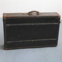 seltener alter Koffer mit Kleiderstange und Bügel Bild 6