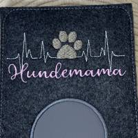 Praktischer und dekorativer Filz-Untersetzer bestickt für die Hundemama - Der perfekte Schutz für deinen Schreibtisch! Bild 2