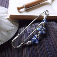 Tuchnadel blaue Blume Kristall Silber, 10cm Kiltnadel mit böhmischen Perlen Bild 6