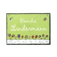 Schieferschild für Familien mit Name personalisiert. Wetterfestes Türschild aus Schiefer mit Blumenwiese handbemalt. Bild 1