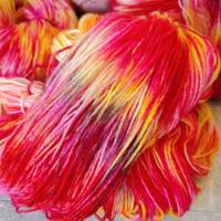 handgefärbte Sockenwolle, Sockenwolle 4-fach von Supergarne, Hibiscus, Gelb,  #2318 Bild 6