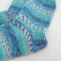 Socken in Gr. 38/39, handgestrickte Wollsocken Söckchen Ringelsocken Kuschelsocken in türkis-blau türkis-grün und weiß Bild 3