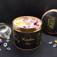 Luxus Kerze INKLUSIVE Geschenkverpackung | DELUXE Duftkerze | Knisterkerze Rosé mit Krone, Diamant und Rosenblüten Bild 4
