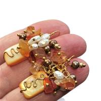 Ohrringe handgemacht orange Perlmutt beige Süßwasserzuchtperlen Trauben handgemacht Karneol cluster Bild 2