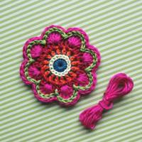 Button Blume Blümchen Applikation zum Aufnähen aus Baumwolle gehäkelt Bild 2