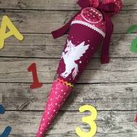 zauberhafte Schultüte in Pink Beere mit Sternen und mit Einhorn / Pegasus Bild 5