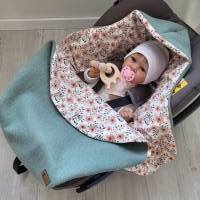 Kuschelige Einschlagdecke aus Walkloden, Wolle für deine Babyschale - praktisch & warm für dein Baby Grün Gänseblümchen Bild 5