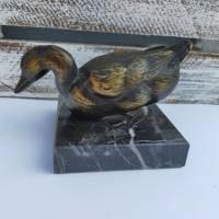 Kleine Bronze Ente auf einem Marmorsockel. Vintage. Bild 1