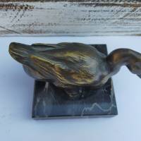 Kleine Bronze Ente auf einem Marmorsockel. Vintage. Bild 4