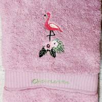 Besticktes Handtuch,  Duschtuch oder SET  Flamingo personalisiert Handmad bestickt Bild 2