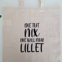 Personalisierte Einkaufstasche aus Bio-Baumwolle in der Farbe natur "Die tut nix, die will nur Lillet" Bild 1
