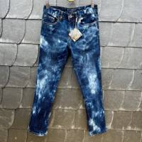 Jungen Destroyed-Look /Batik Jeans Upcycling Jeans Hose von Marke LUCKY BRAND in einem neuen Look. Bild 1