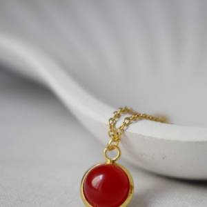 Kette Jade Rot, Edelsteinkette, minimalistische Goldkette mit kleinem Stein, Kette roter Anhänger, Halskette rundem Anhä Bild 5