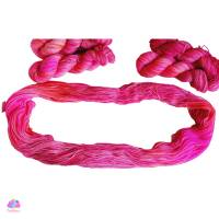 HighTwist, Handgefärbte Socken- und Tuchwolle, 80 % Schurwolle (Merino extrafine), 20 % Polyamid, Farbe: "Pink Power Bild 3