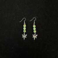 Ohrringe „Elfen“ mit grün-weißen Perlen Bild 1