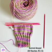 Handgefärbte Sockenwolle Trekking 4fach, Farbe: Hyacinthe Bild 4
