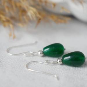 Ohrhänger, grüne Jade Ohrringe, Tropfen Edelstein Ohrringe echt Silber 925, minimalistische hängende Ohrringe Perlen, kl Bild 3