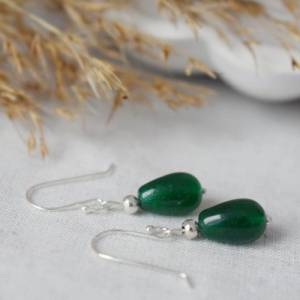 Ohrhänger, grüne Jade Ohrringe, Tropfen Edelstein Ohrringe echt Silber 925, minimalistische hängende Ohrringe Perlen, kl Bild 4