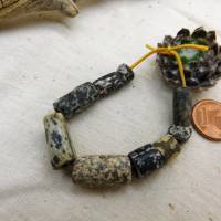 9 Granit-Perlen in länglicher Form - antiker Granit aus Mali - Dogon Sahara Steinperlen - schwarz weiß beige Bild 3