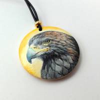 Krafttier-Amulett Adler, handbemalter Anhänger, handgemalter Adler auf Holzmedaillon Bild 1