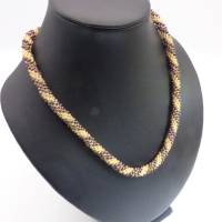 Halskette - braun zartcreme kupfer - Häkelkette - Spiralmuster  - Perlenkette - Glasperlen gehäkelt - Häkelschmuck Bild 4