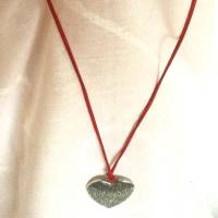 Halskette lang mit silberfarbenem Herzanhänger von Hobbyhaus Bild 4