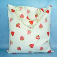 Einkaufsbeutel zum Wenden mit Erdbeeren und kleinen Blüten | Einkaufstasche | Stofftasche | Tragetasche | Marktbeutel Bild 1