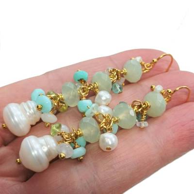 Ohrringe Jade hellgrün mit Traube aus Edelstein Perlen Mix pastell cluster goldfarben