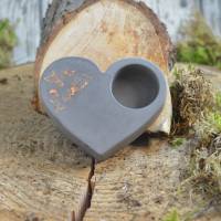 Teelichthalter Herz aus Jesmonite anthrazit mit Kupfer Bild 2