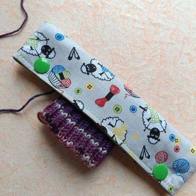 Nadelgarage, Nadelsafe, Nadelspiel Garage, Nadeltasche für 15 cm lange Sockennadeln, mit strickenden Schafen