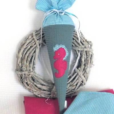 Personalisierbare Schultüte Seepferdchen – Kleine Geschwistertüte für Einschulung & KiTa mit Name, Blau Türkis, 50cm