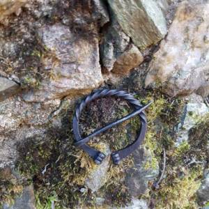 Ringfibel aus Eisen geschmiedet, Gewandschließe Wikinger, LARP, Mittelalter Bild 9