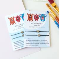 Einschulung | Erster Schultag Geschenk | Armbänder mit Karte | Mutter Tochter & Sohn Armband | Kleines Monster Bild 1