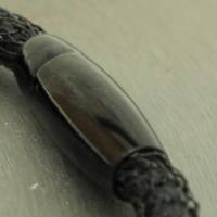 Lederschmuck in Schwarz - gehäkeltes Armband aus Draht mit innenliegendem Lederband Bild 4