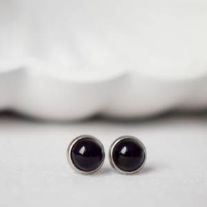 Mini Schwarz Ohrstecker, schwarzer Achat Ohrringe Silber, 6mm, Edelstein, runde kleine Stein Ohrringe, Edelstahl, Minima Bild 3