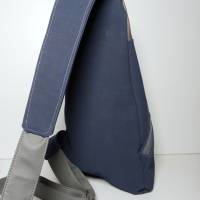 Crossbody Bag Rucksack Handtasche aus verschiedenen Kunstleder Farben, blau Bild 3