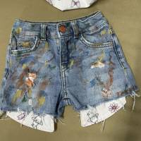 Destroyed-Look - Handbemalte Mädchen Boho Jeans Shorts mit Haarband. Ripped Jeans Bild 2