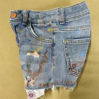Destroyed-Look - Handbemalte Mädchen Boho Jeans Shorts mit Haarband. Ripped Jeans Bild 4