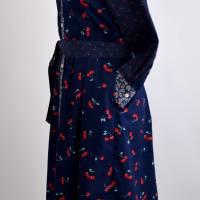 Damen Sommerkleid | Motiv Kirschen in Nachtblau | Bild 2