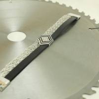 Leder, Silberdraht und Silberspacer - ein breites Armband mit dem besonderen Charme Bild 5