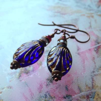 Granat und tiefblaue Glasperlen Ohrringe Art Déco - hypoallergene Niob Ohrhänger