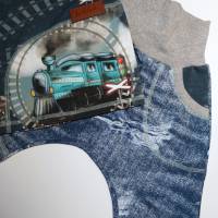 Set aus T-Shirt mit Eisenbahn und weicher, kurzer Hose in Jeanslook in Gr. 92 Bild 3