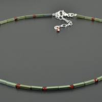 Hämatitkette minimalistisch mit Karneol, 925er Silber, Rechtecke und Würfel, grün rot, zarte Edelsteinkette Geschenk Bild 4