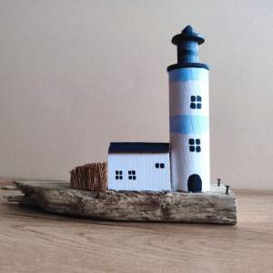 Miniatur Holzhaus auf Treibholz, Miniatur Leuchtturm, Handmade! Holzdeko, Miniatur Holz Deko, rustikales Cottage, Miniat Bild 5
