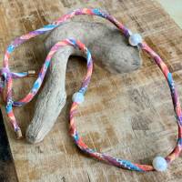 Topmodische Halskette mit echten Süßwasserperlen auf einem elastischen Band aufgefädelt Bild 1